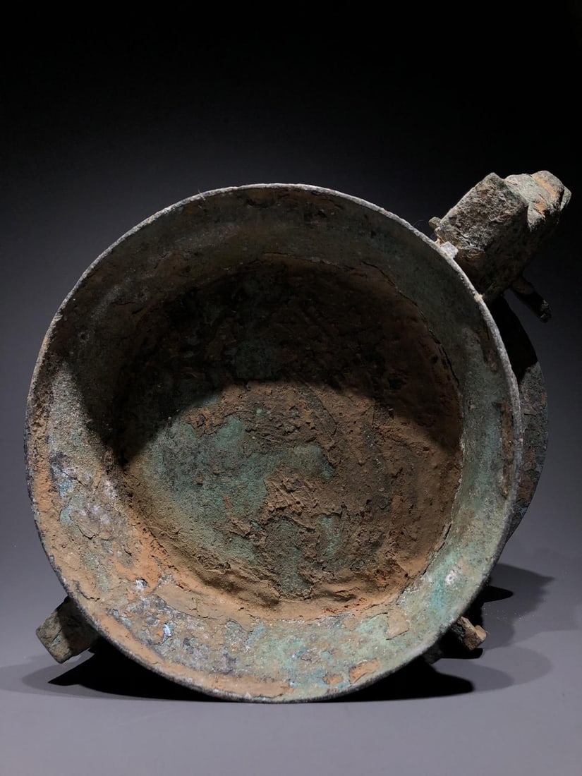 A Bronze Square Gui Vessel - 15