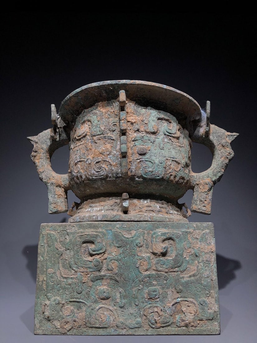 A Bronze Square Gui Vessel - 3