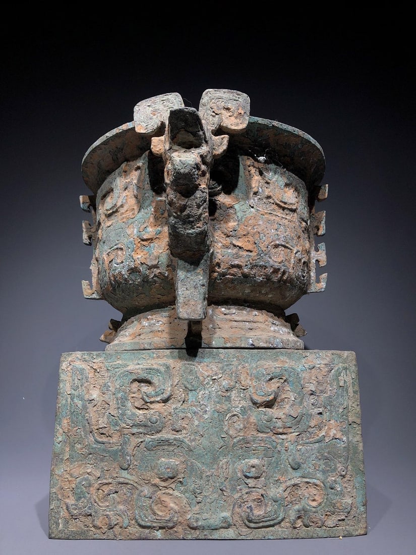 A Bronze Square Gui Vessel - 4