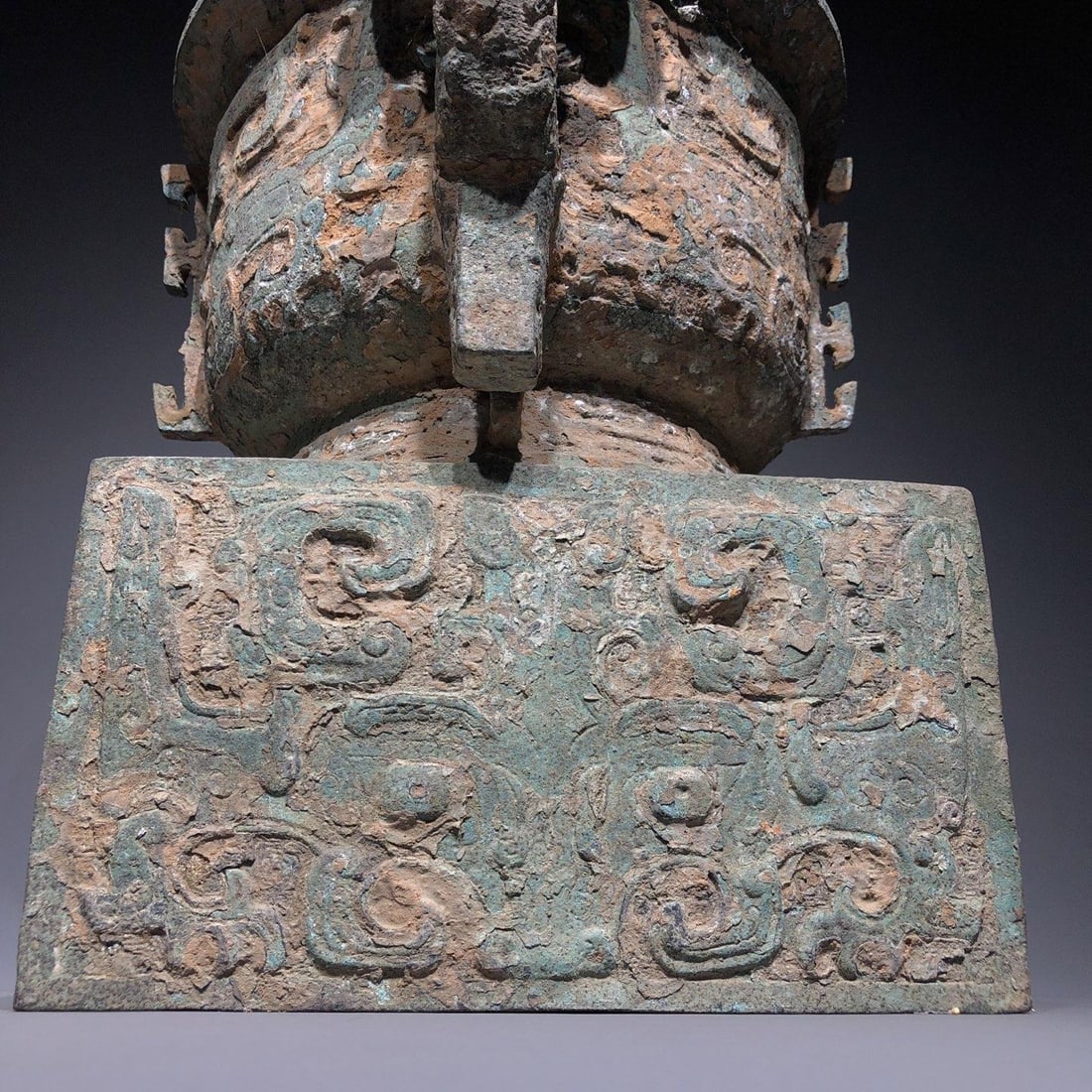 A Bronze Square Gui Vessel - 9