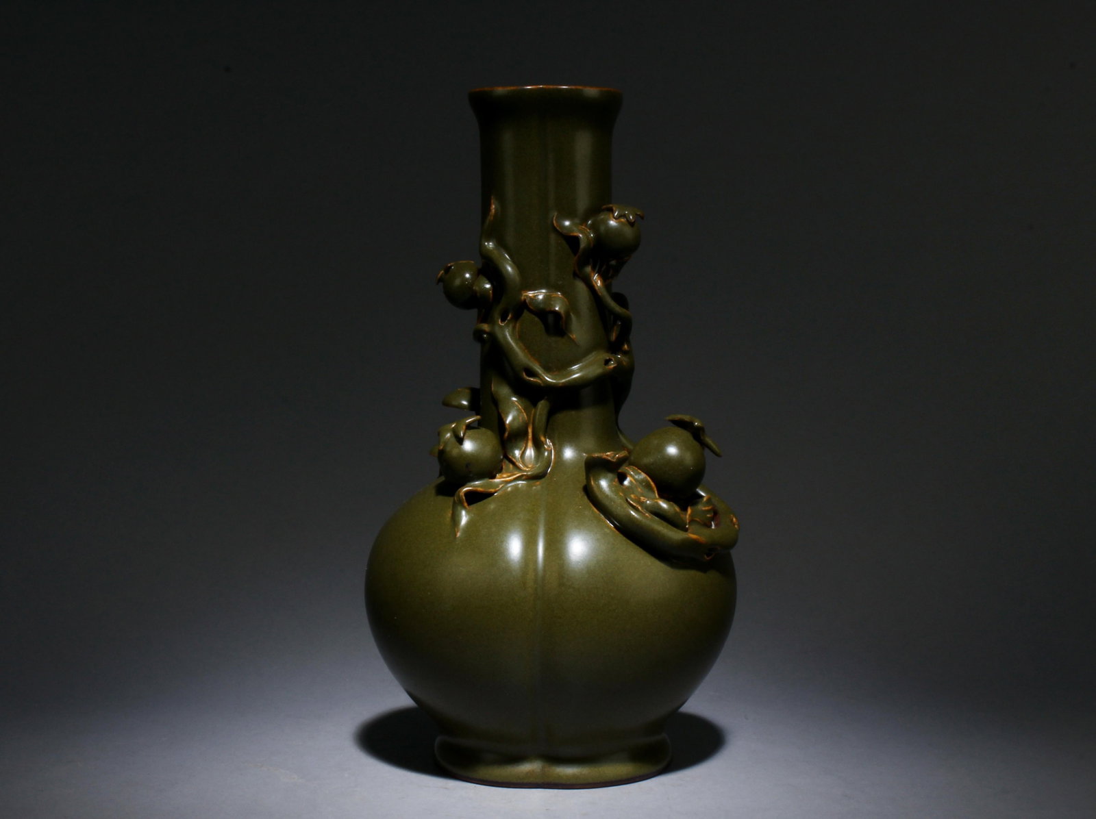 A Tea-Glazed Vase (1 of 7)