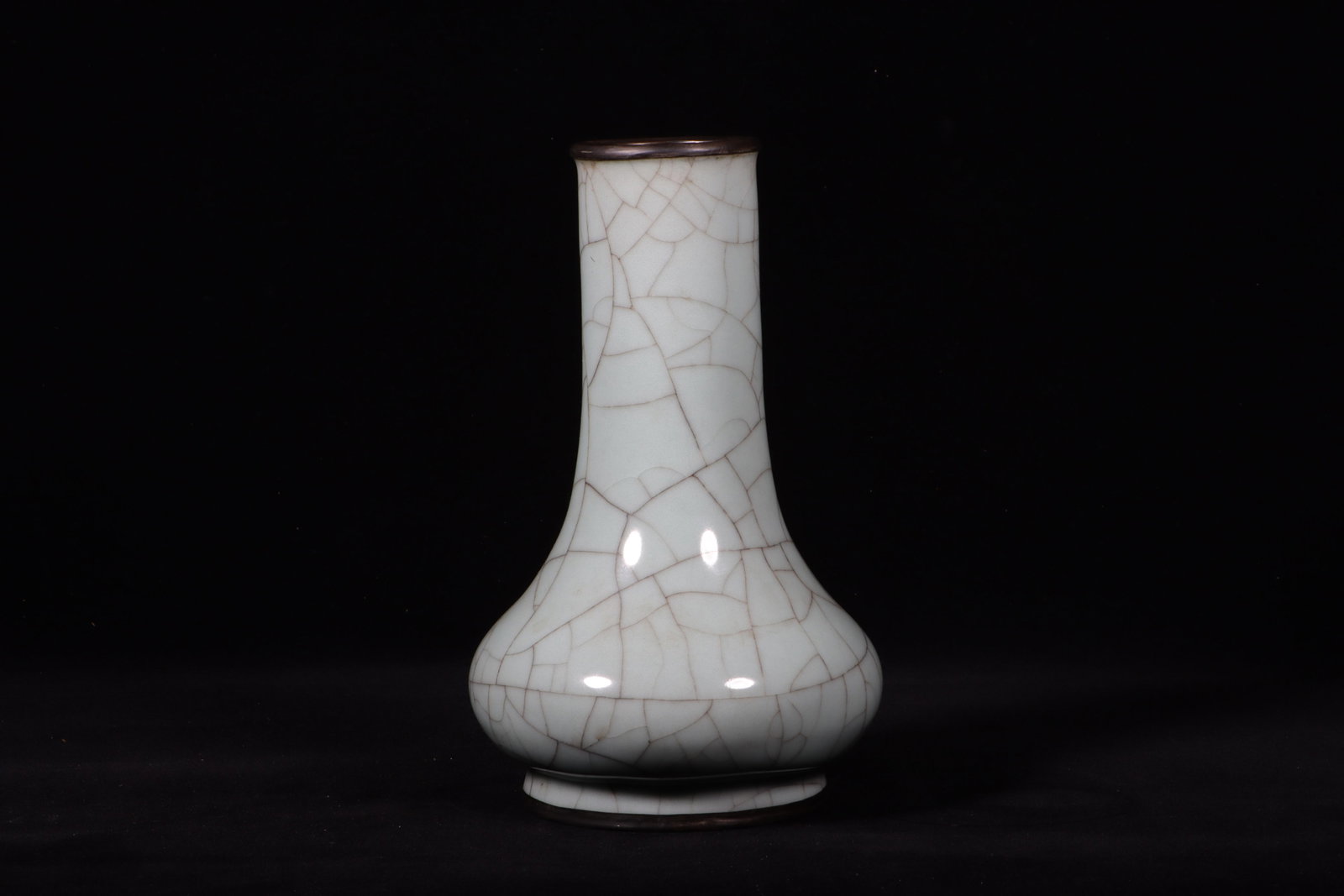 A Guanyao Vase with Box - 2