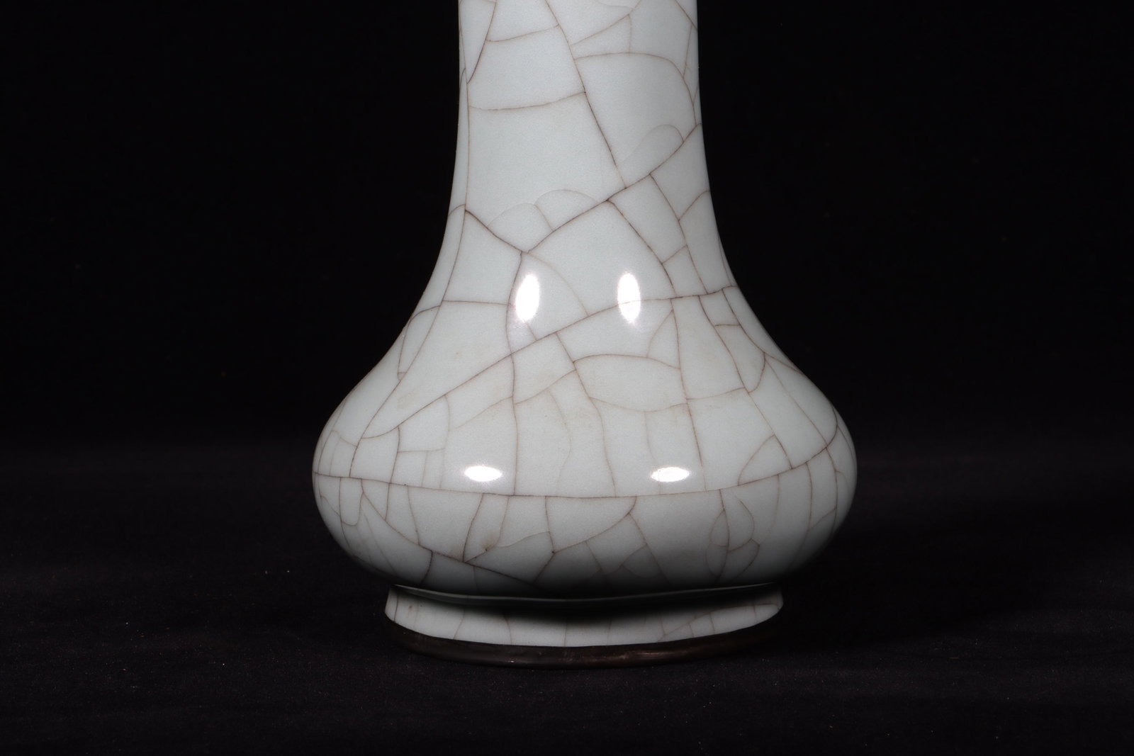 A Guanyao Vase with Box - 4
