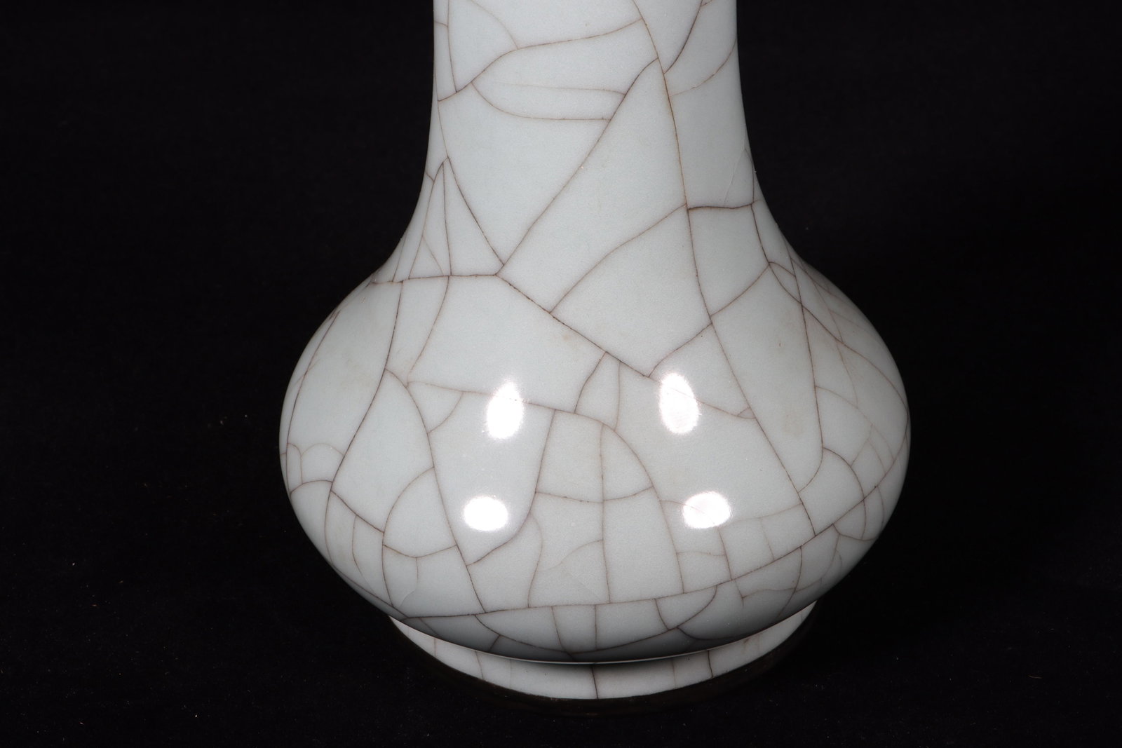 A Guanyao Vase with Box - 6