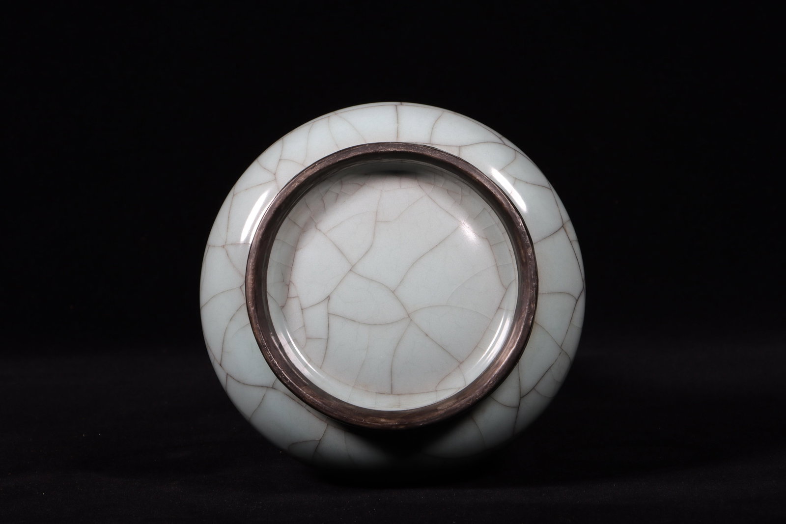 A Guanyao Vase with Box - 9