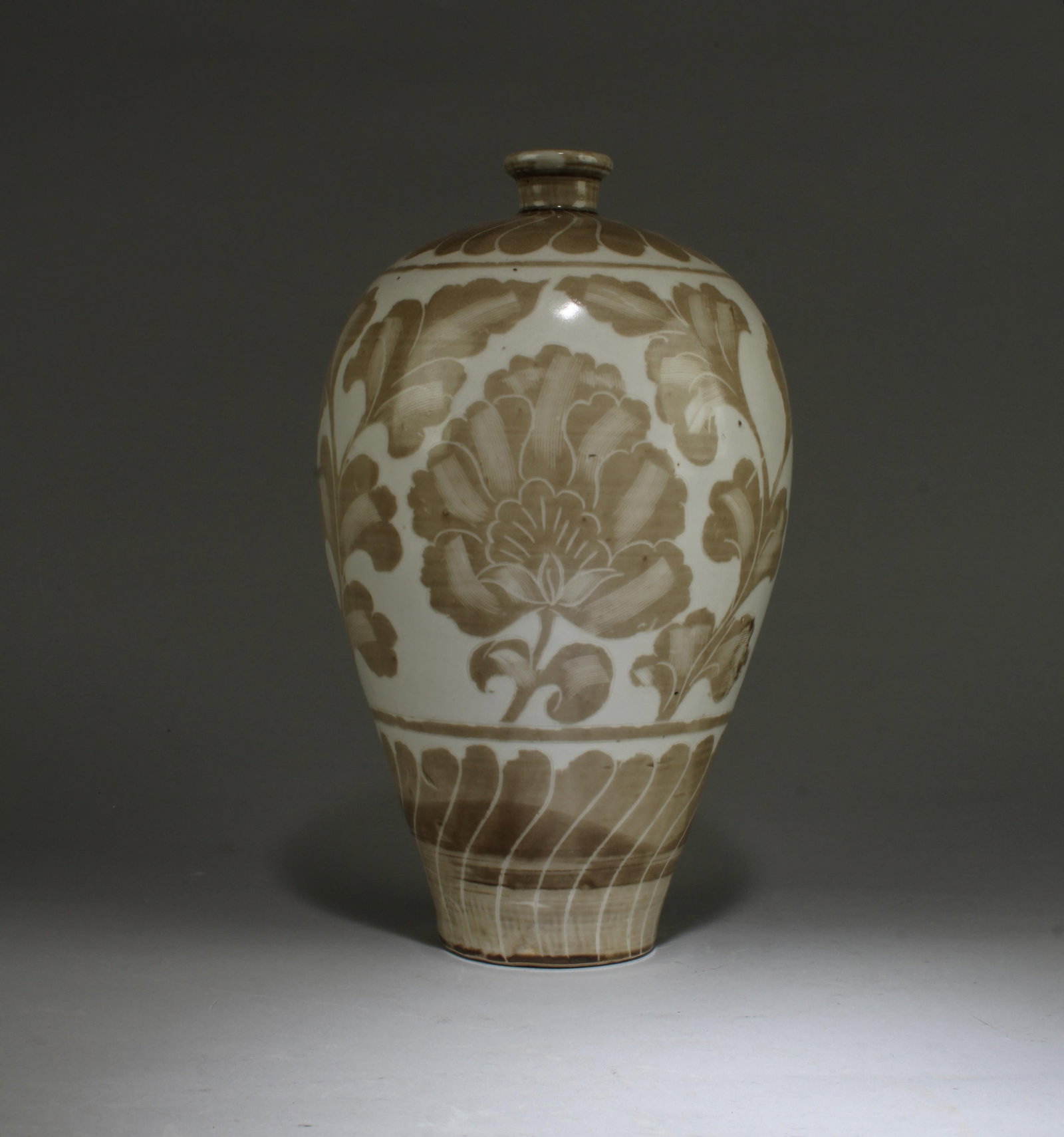 A Porcelain Meiping Vase (1 of 6)