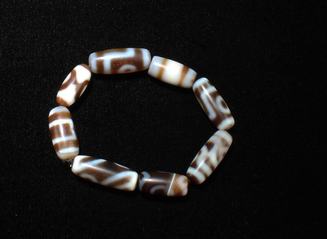A Eight Dzi Bead Bracelet (1 of 1)