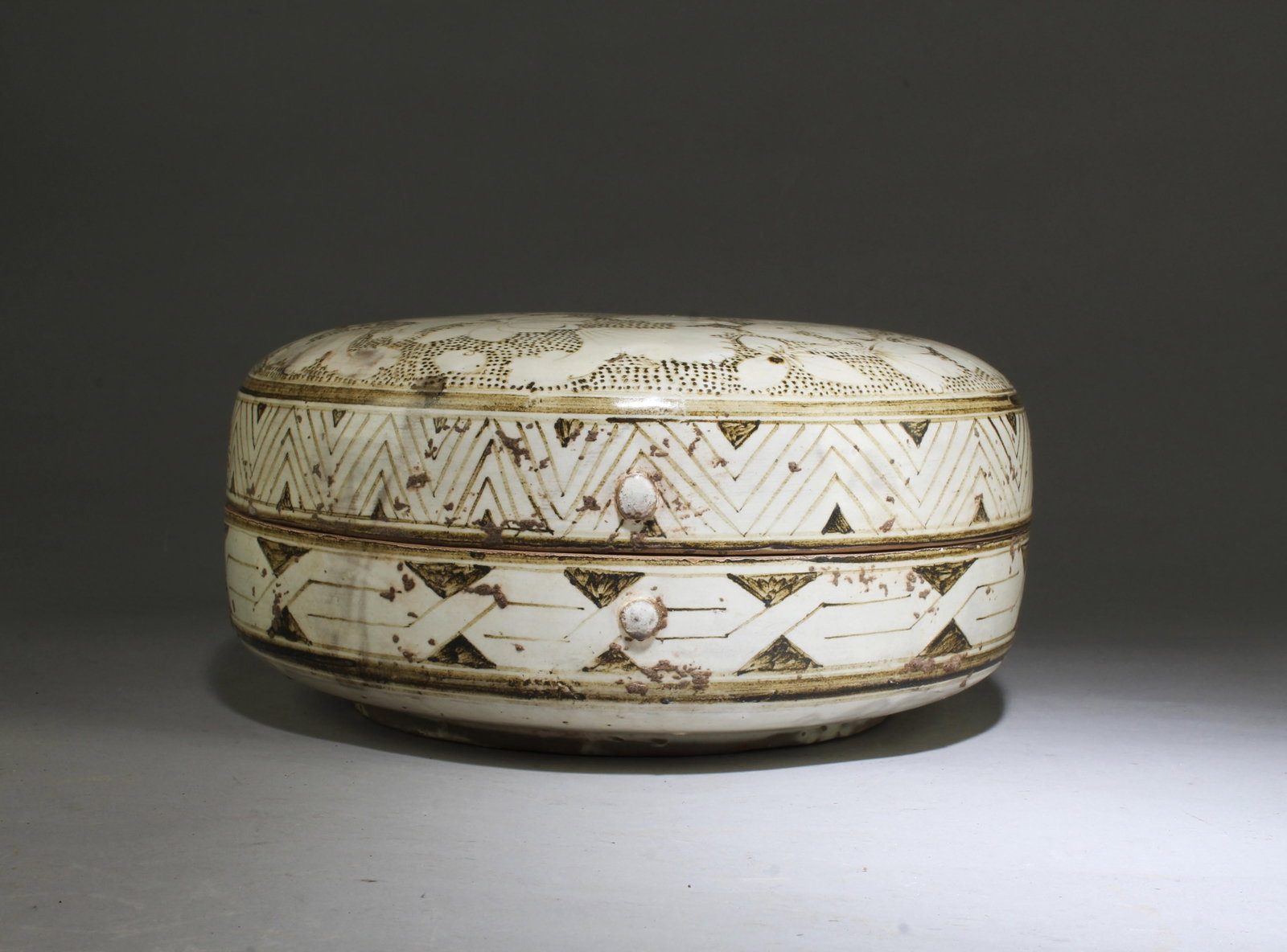 A CiZhou Round Box: A CiZhou Round Box. Diameter: 10" Height: 4.25"