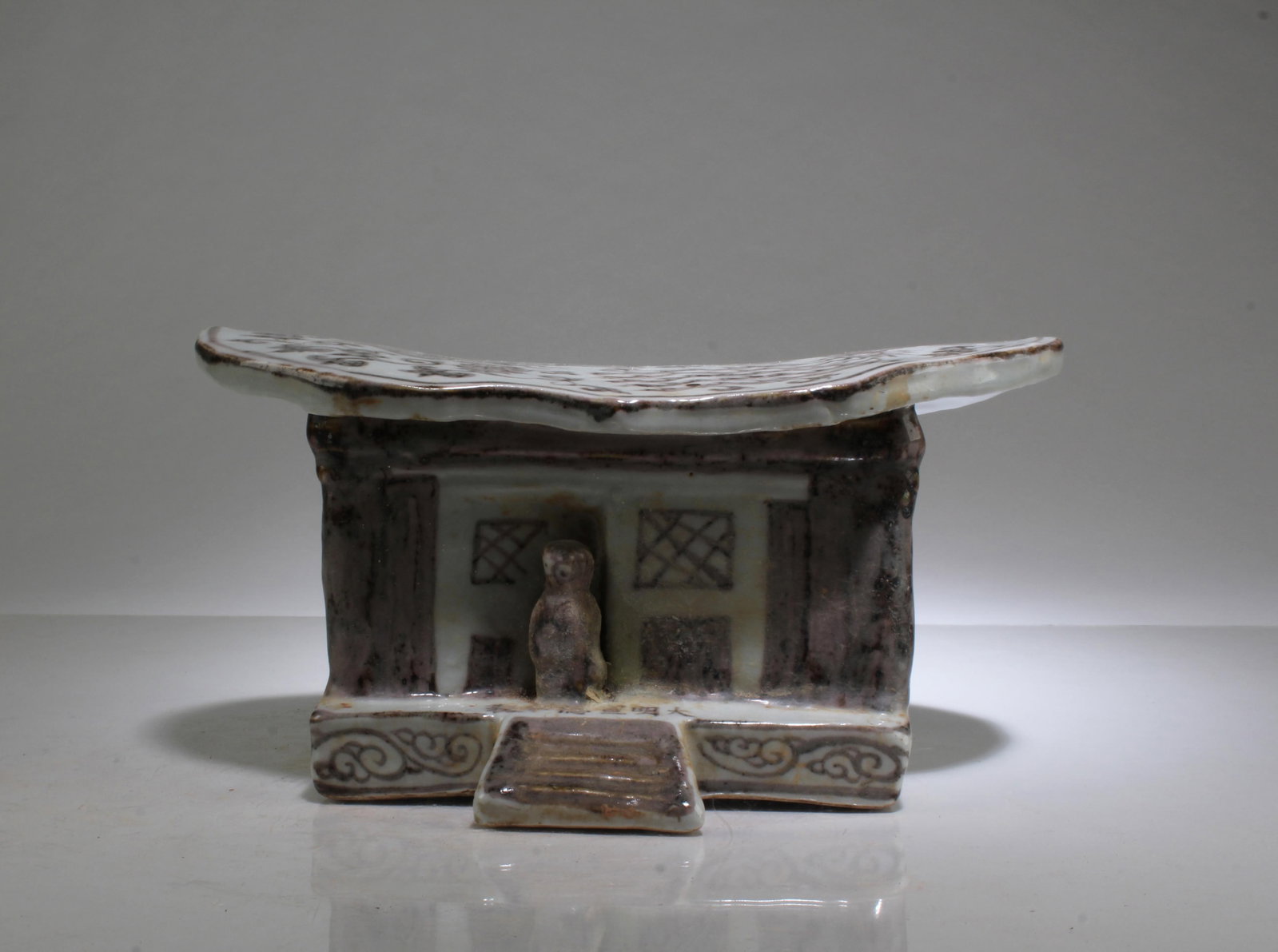 A Porcelain Pillow (1 of 6)
