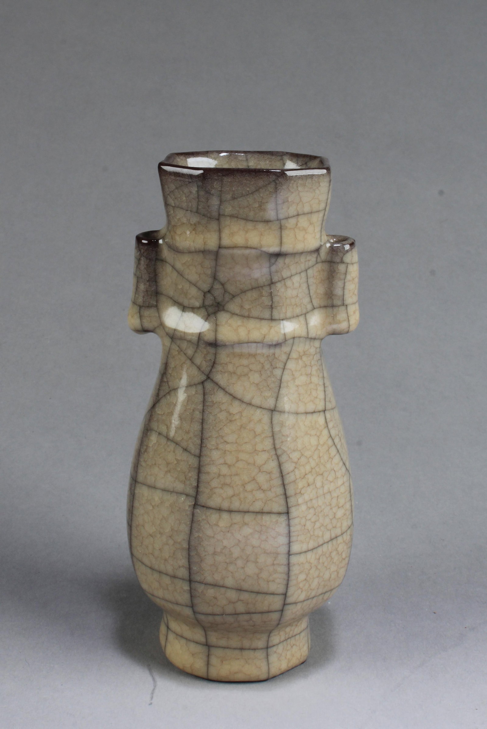 Chinese Geyao Vase: Chinese Geyao Vase. Diameter: 5.75"