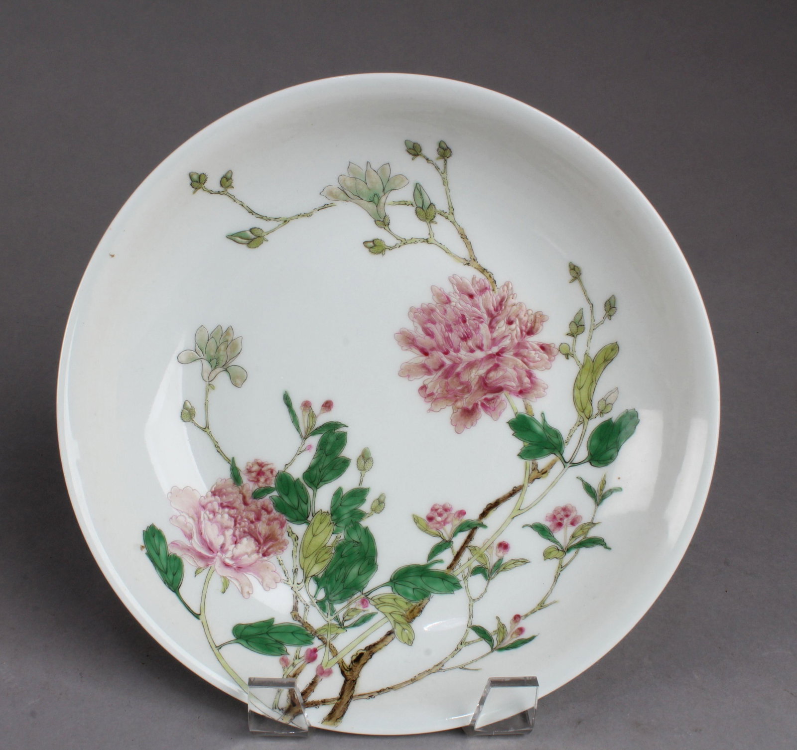 Chinese Famille Verte Porcelain Plate: Chinese Famille Verte Porcelain Plate. 'YongZheng' mark at base. Diameter: 8"