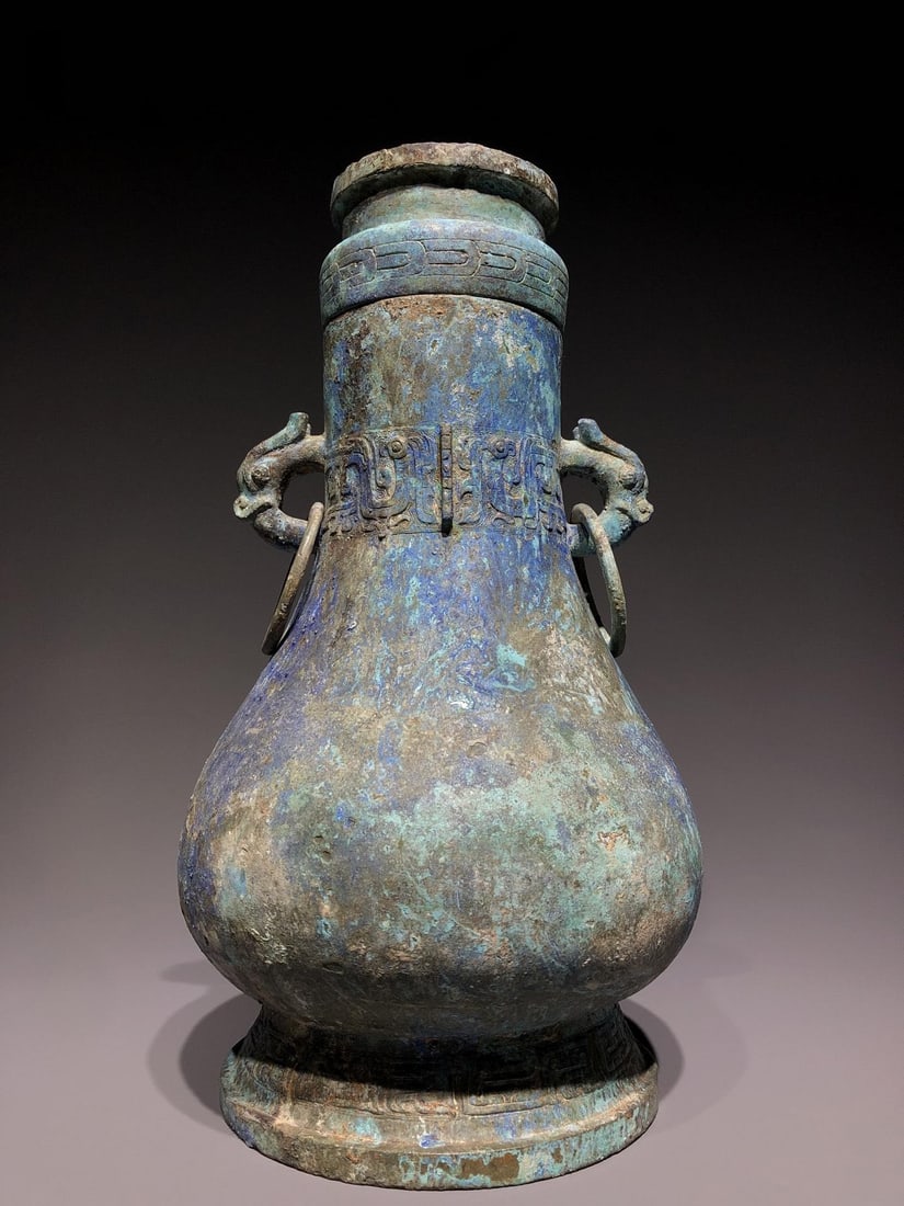 A Bronze Bird-Decorated Beast Vessel: A Bronze Bird-Decorated Beast Vessel. Dimensions: 8.86in x 5.51in x 2.95in; Weight: 0.96lbs.