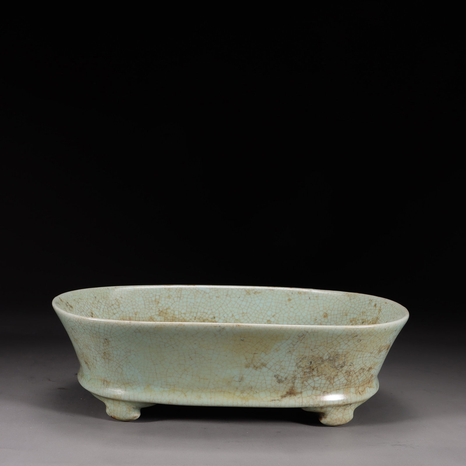 A Ru Ware Celadon Four-Legged Basin - 2