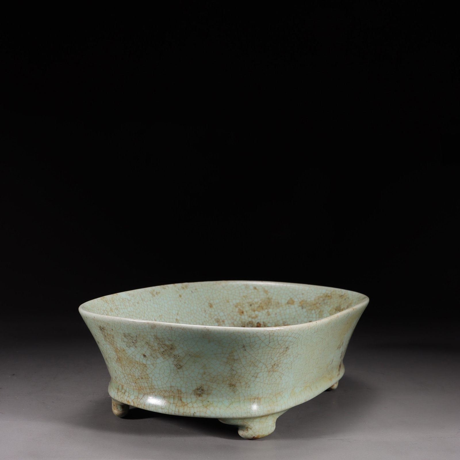 A Ru Ware Celadon Four-Legged Basin - 6