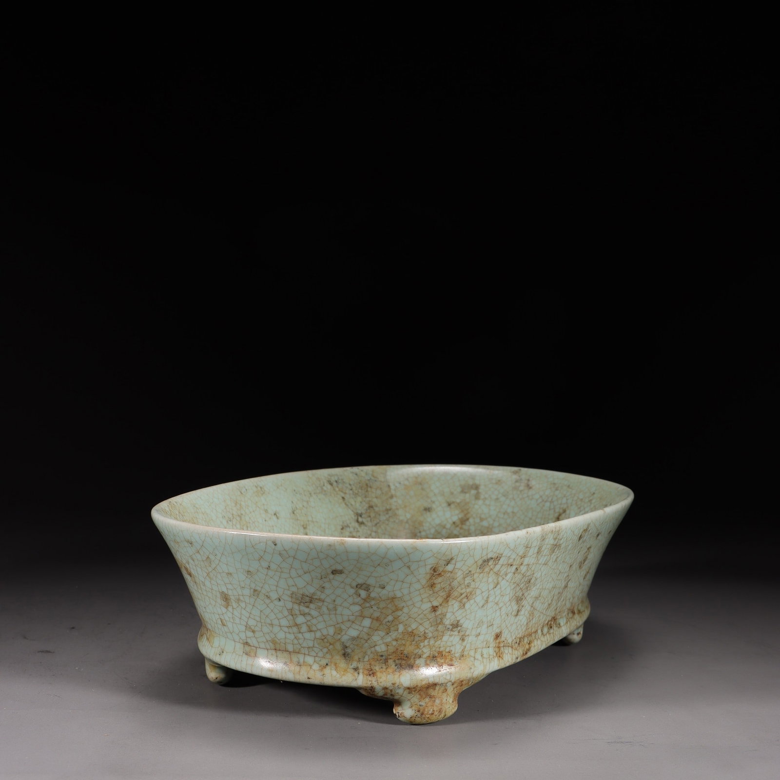 A Ru Ware Celadon Four-Legged Basin - 7