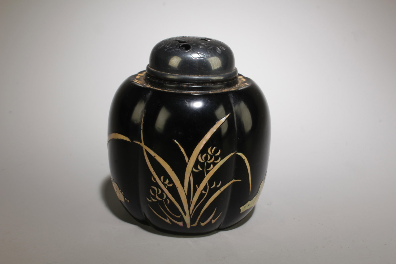 A Lacquerware Incense Burner - 3