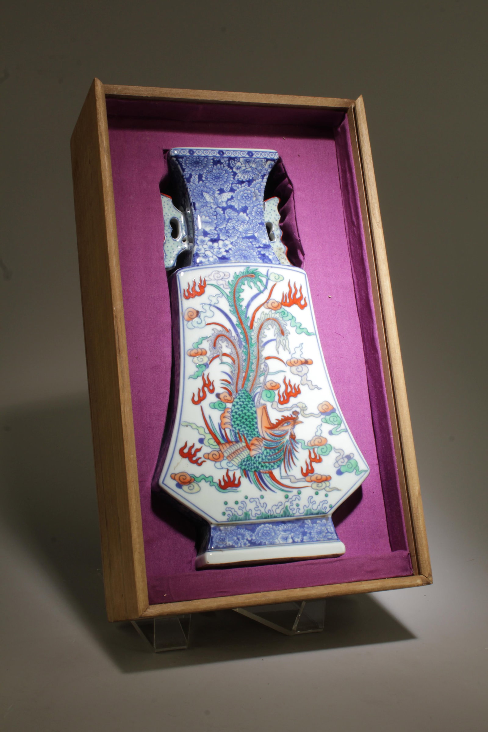 A Multi-Colored Vase with Box - 9