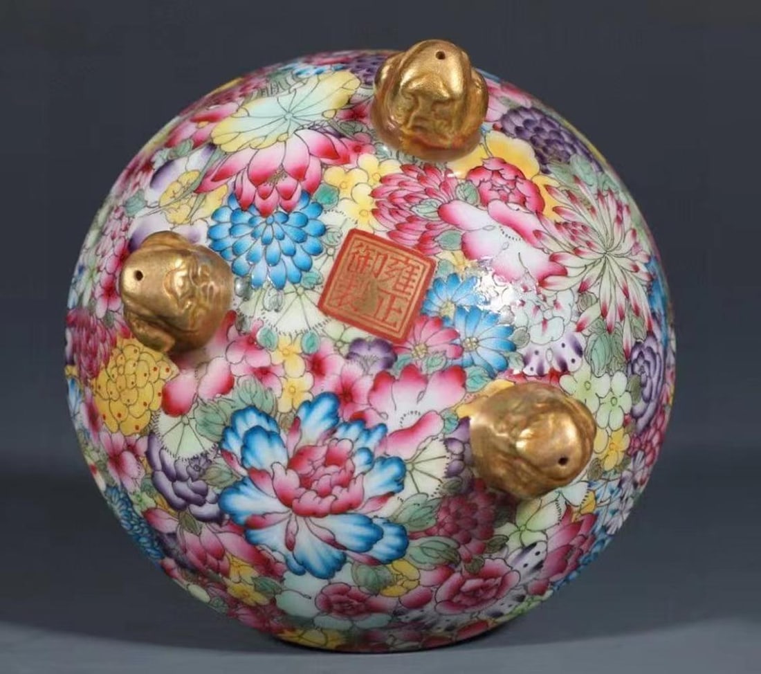 A Polychrome Vase - 5