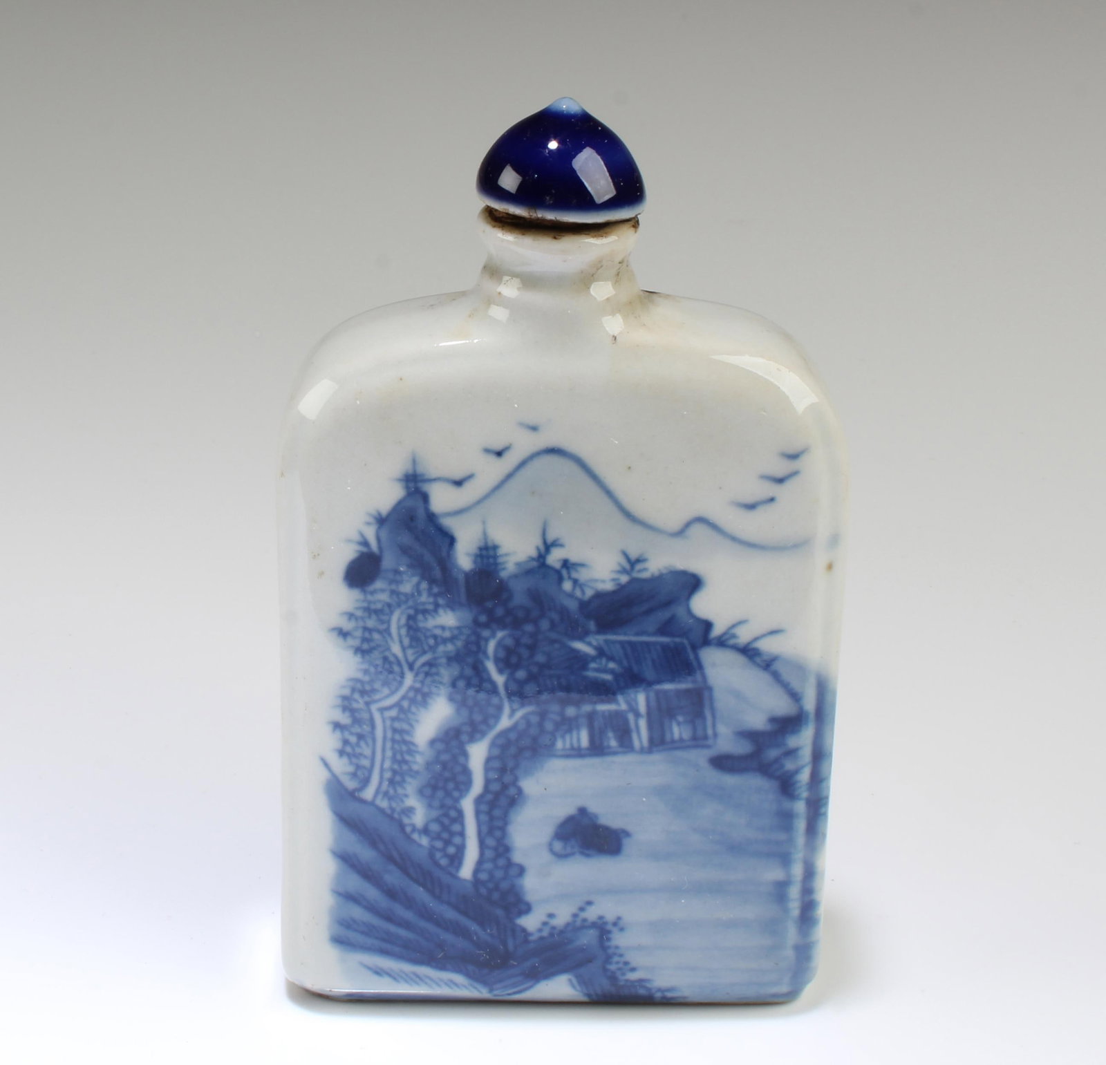 Chinese Porcelain Snuff Bottle: Chinese Porcelain Snuff Bottle Height: 3.5"