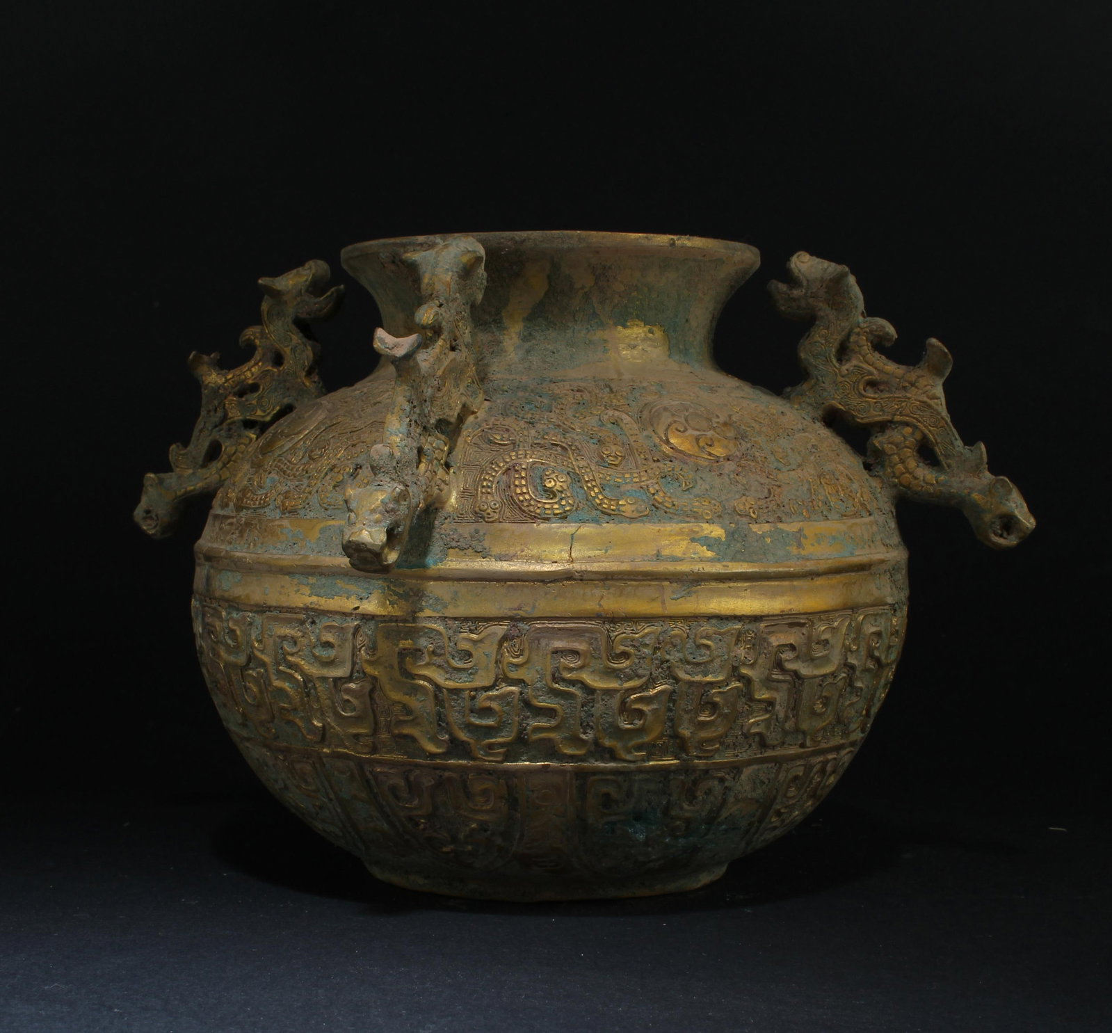 A Bronze Archaic Container - 2