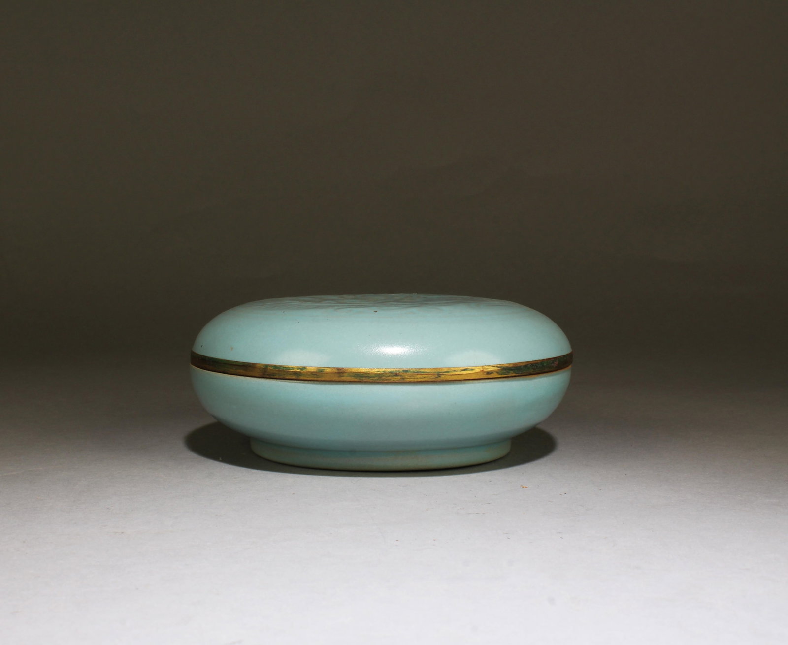 Chinese Porcelain Round Container (1 of 4)