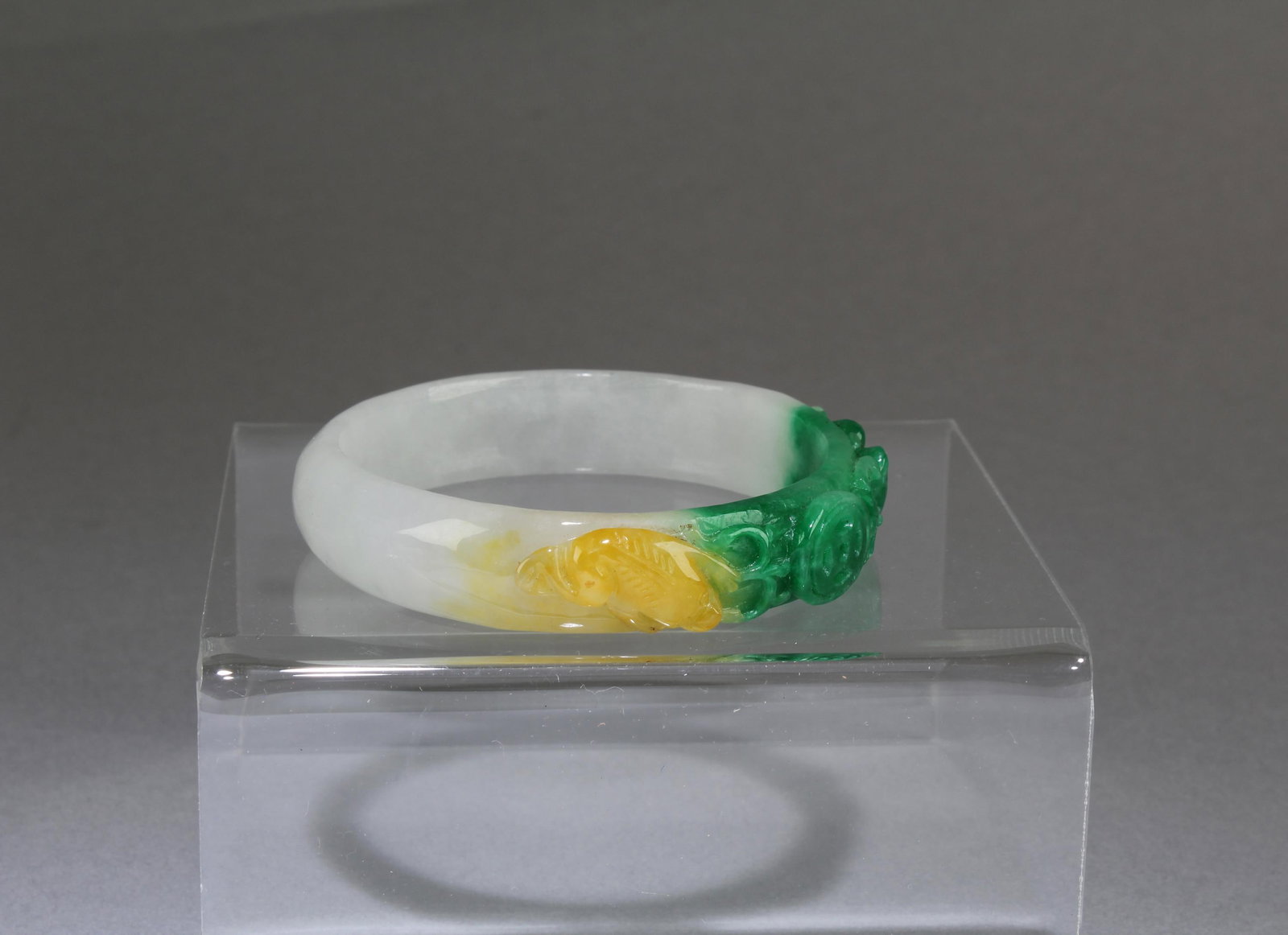 A Carved Jade Bangle - 3