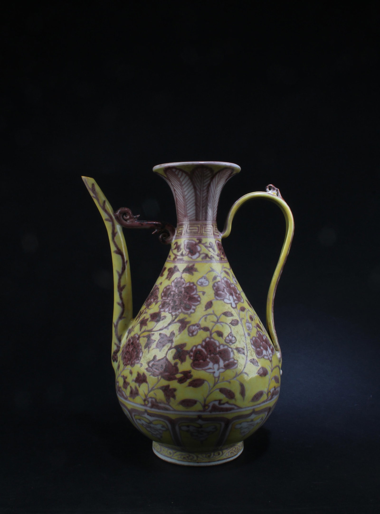 Chinese Porcelain Teapot (1 of 7)