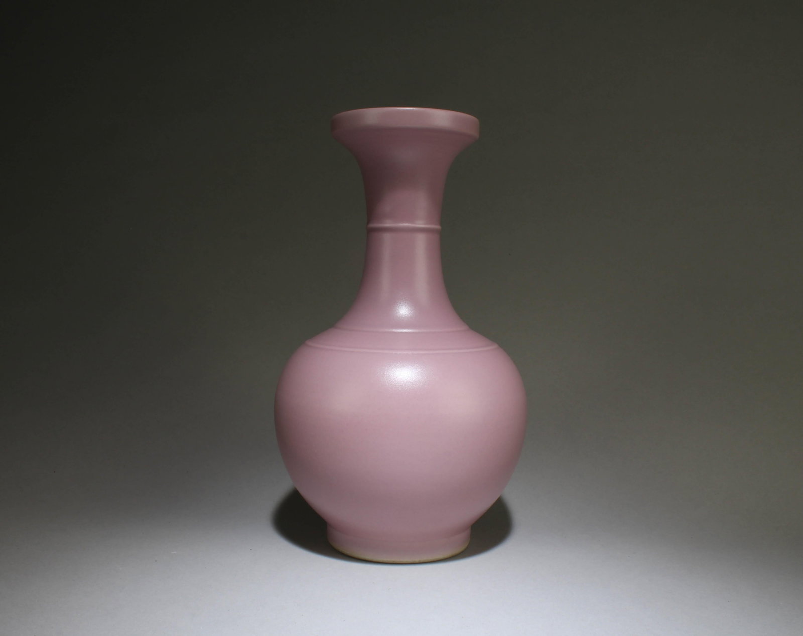 A Chinese porcelain Vase (1 of 4)