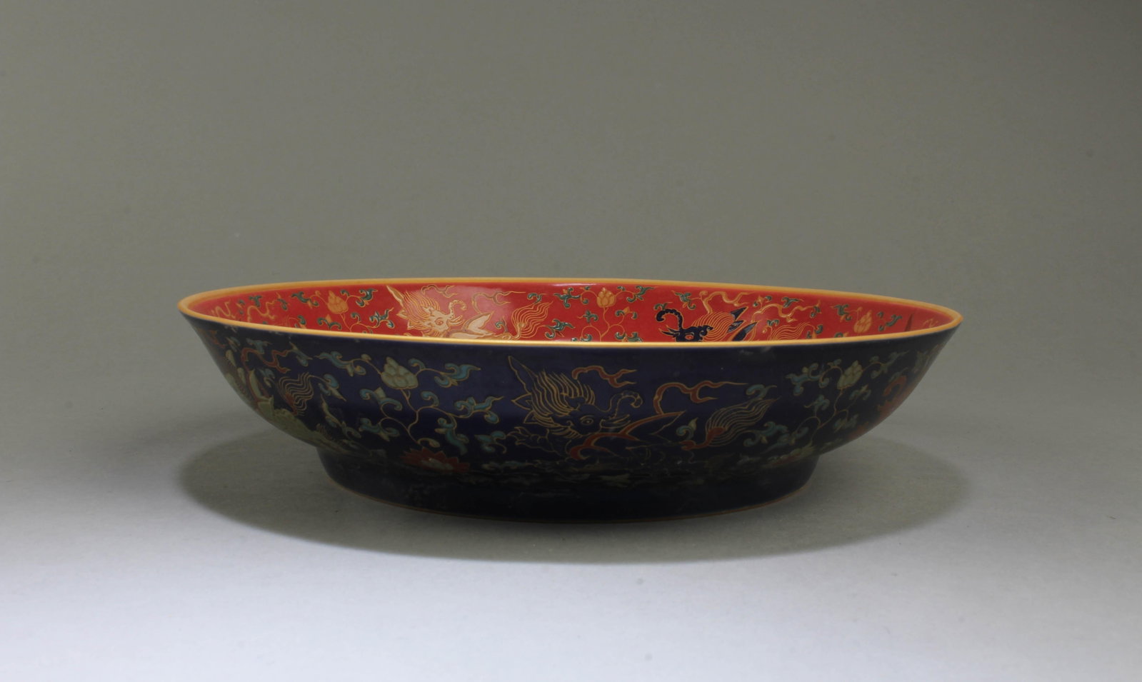Chinese Porcelain Plate: Chinese Porcelain Plate. 'ChengHua' mark at base. Diameter: 8.5"
