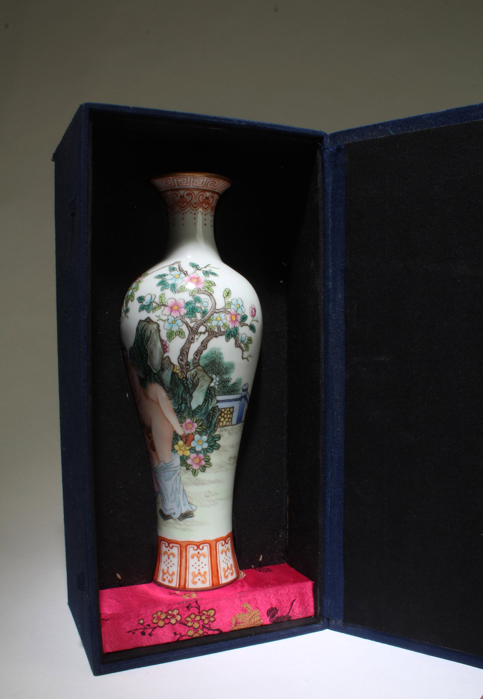 Chinese Famille Rose Porcelain Vase: Chinese Famille Rose Porcelain Vase, depicting erotic pictures. 'Yong Le Nian Zhi' mark at base. Height: 8.5"