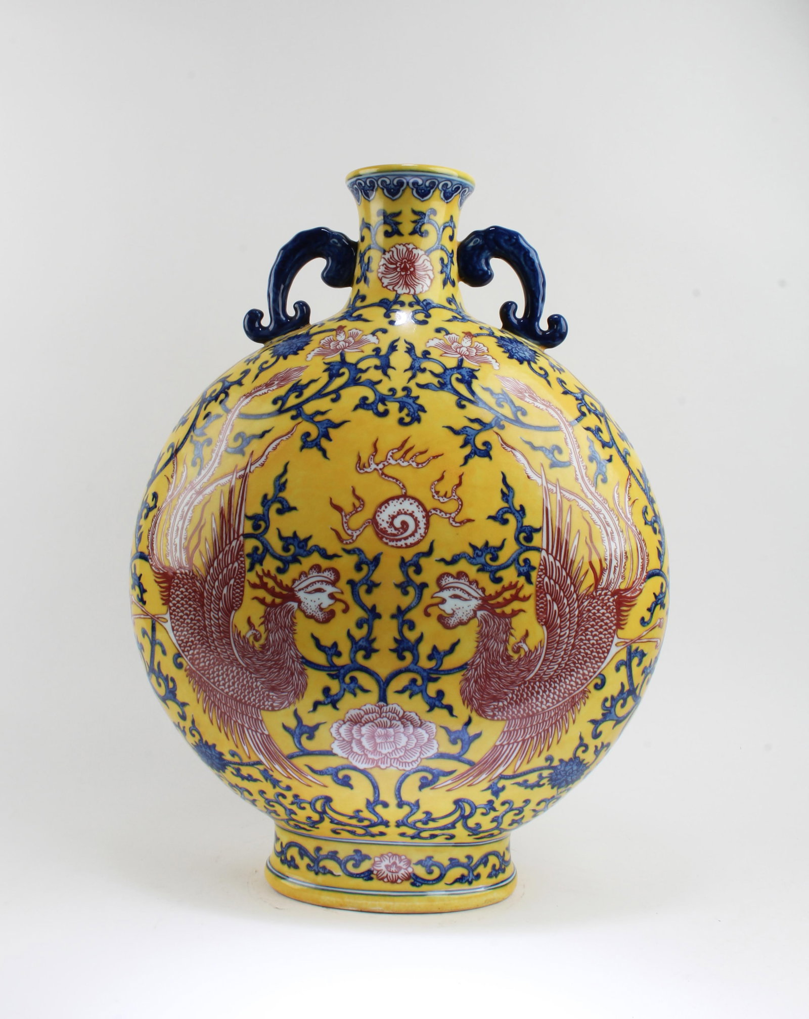 Chinese Famille Jaune MoonFlask Vase: Chinese Famille Jaune MoonFlask Vase. 'QianLong' mark. Height: 19"