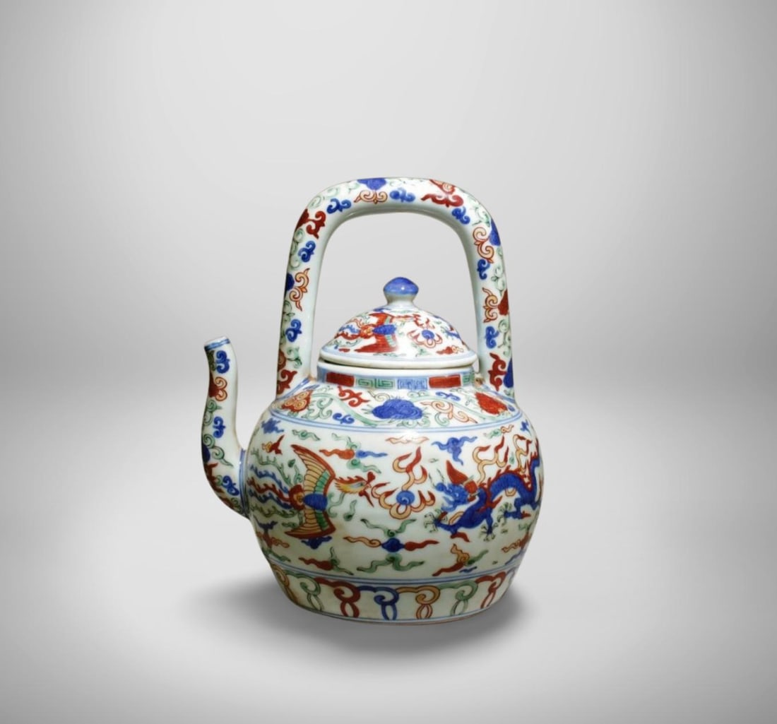 A Wucai Pot with Lid: A Wucai Pot with Lid. Dimension: 6.75" x 8.7".
