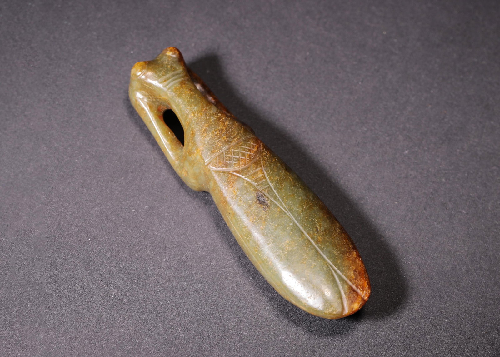 A Jade Mantis Pendant, Han Dynasty - 4