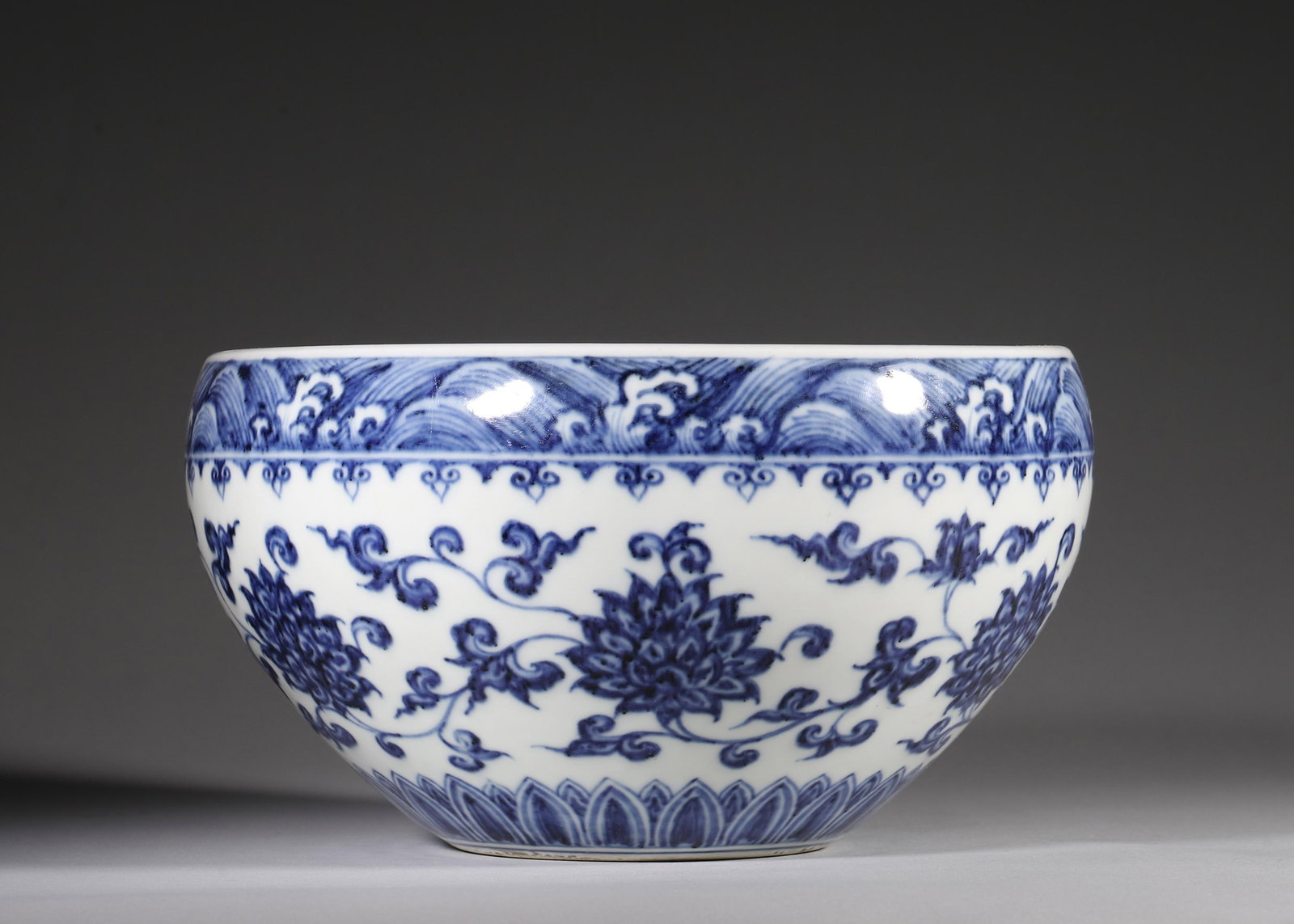 A BLUE AND WHITE PORCELAIN WATER WASHER, MING DYNASTY (1 of 6)