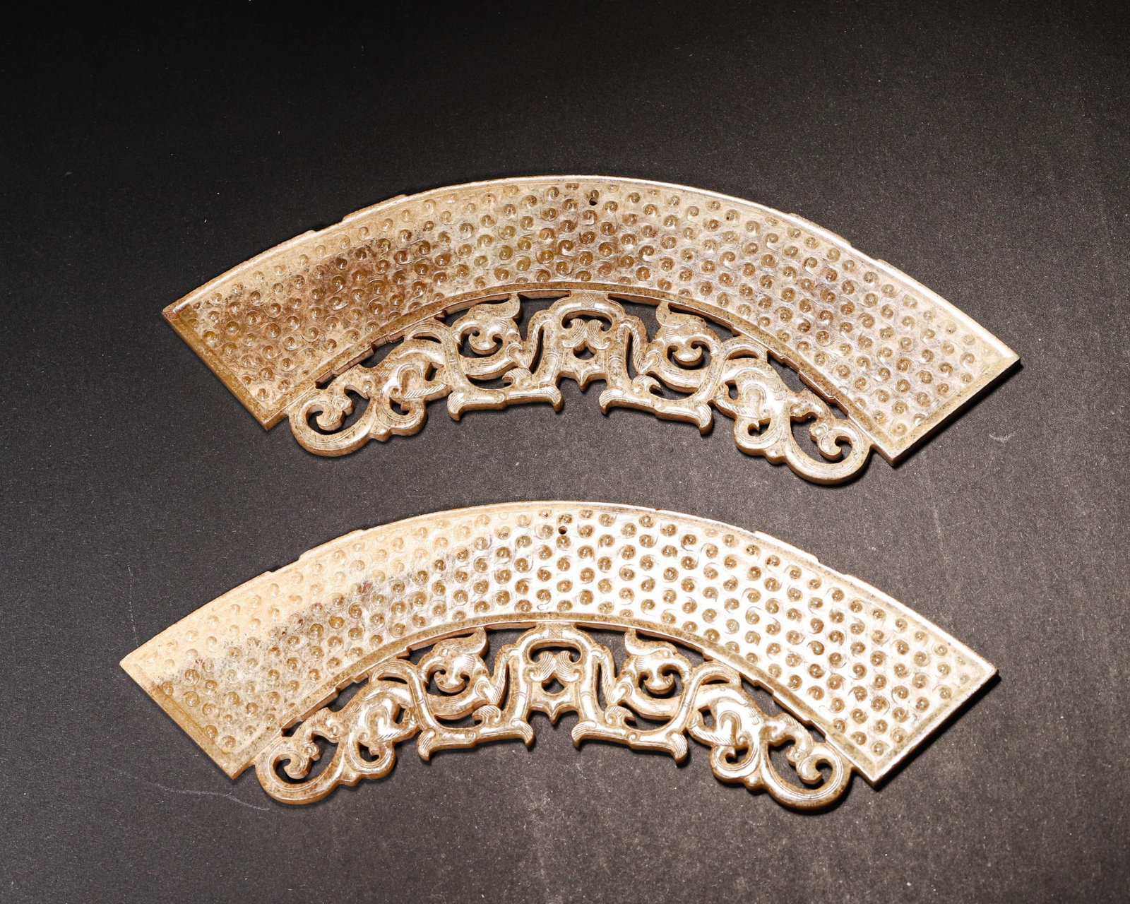Han Dynasty Jade Heng Pair with Grain & Openwork Dragon Motifs: D 19.00cm (7.48 in); W 6.00cm (2.36 in); Wt 200.00g (0.44 lb);A rare Han Dynasty jade heng pair: warm jade with patina, neat grain patterns & dynamic openwork dragons. Core components of jade pendants