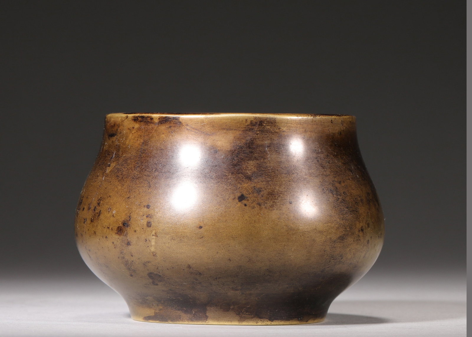 A Bronze Censer with "Da Ming Xuan De Nian Zhi" Mark, Qing Dynasty (1 of 6)