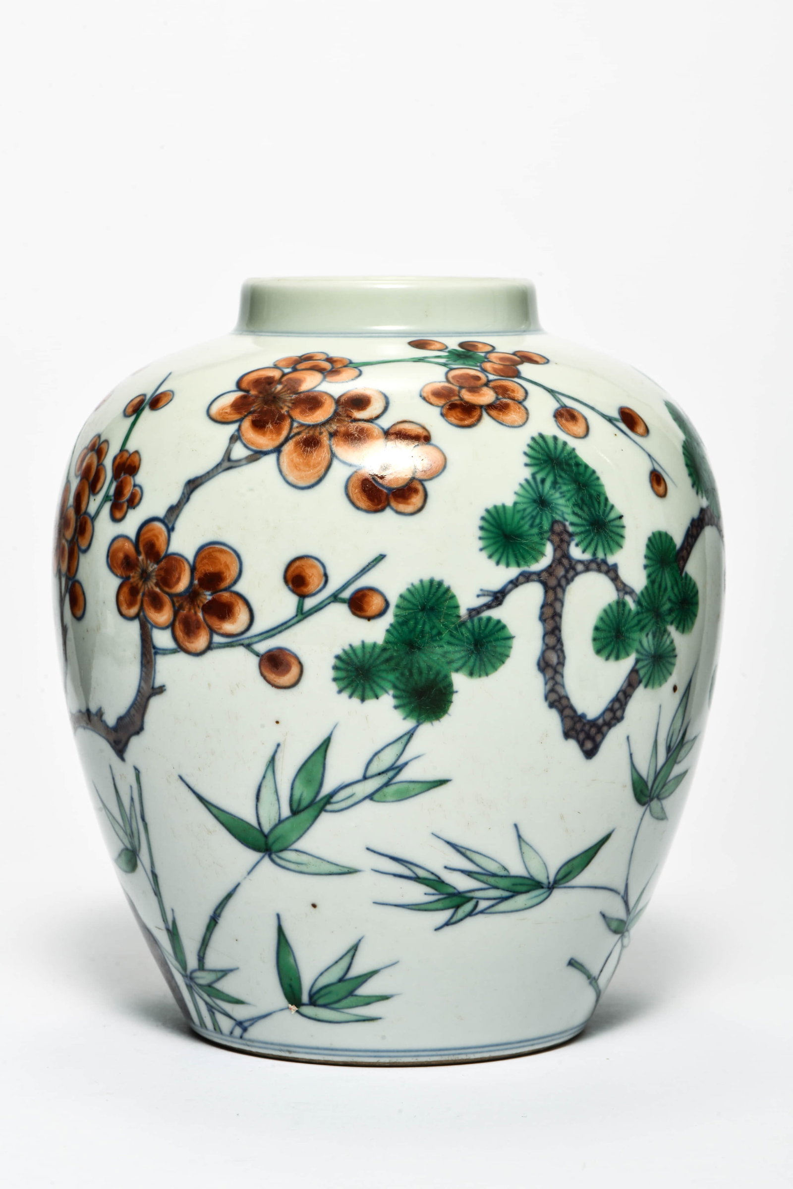 A blue and white with doucai 'Pine tree' jar: A BLUE AND WHITE WITH DOUCAI 'PINE TREE' JAR Description: Length: 14cm Width: 14cm Height: 19cm