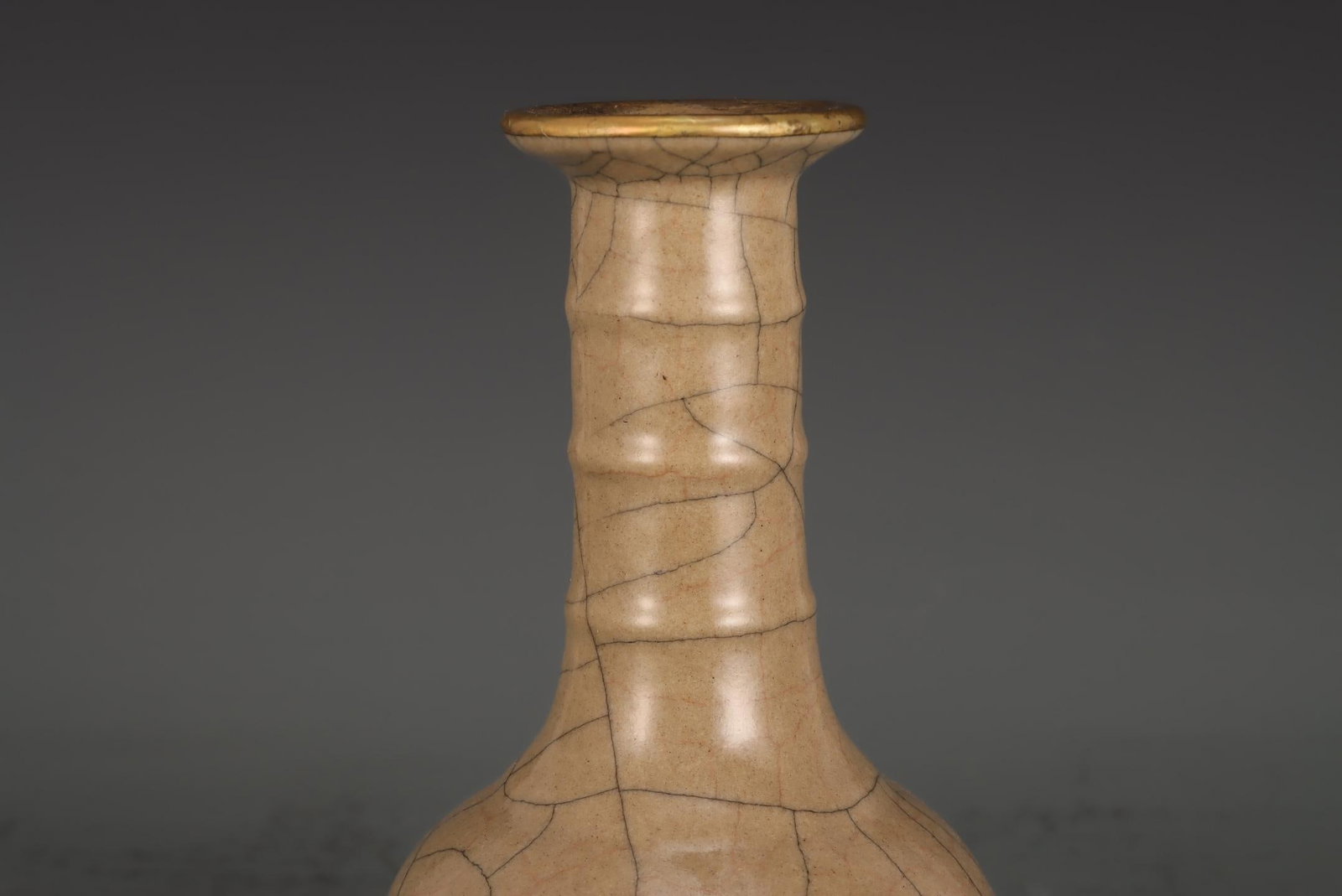 A Ge Ware Celadon Vase - 3