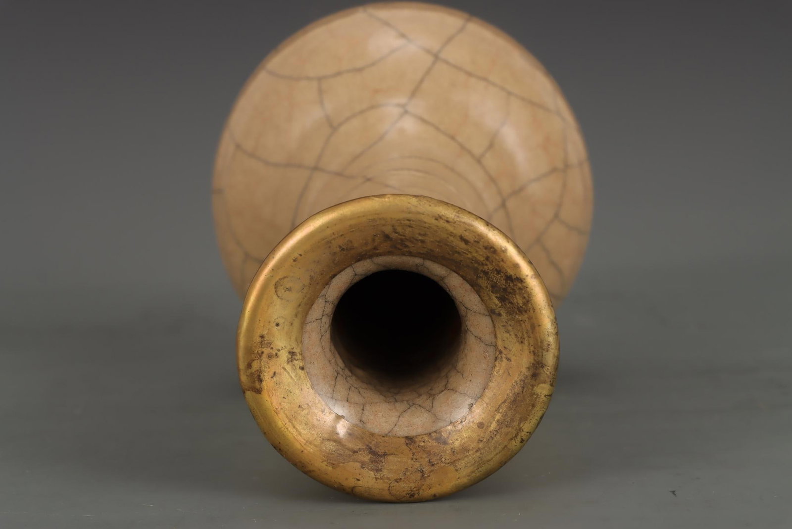 A Ge Ware Celadon Vase - 8