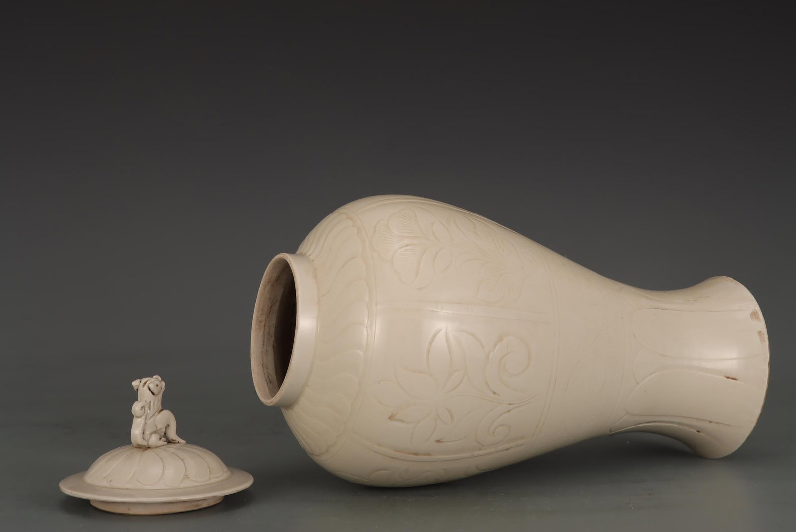 A Ding Ware White Glazed Jar - 6