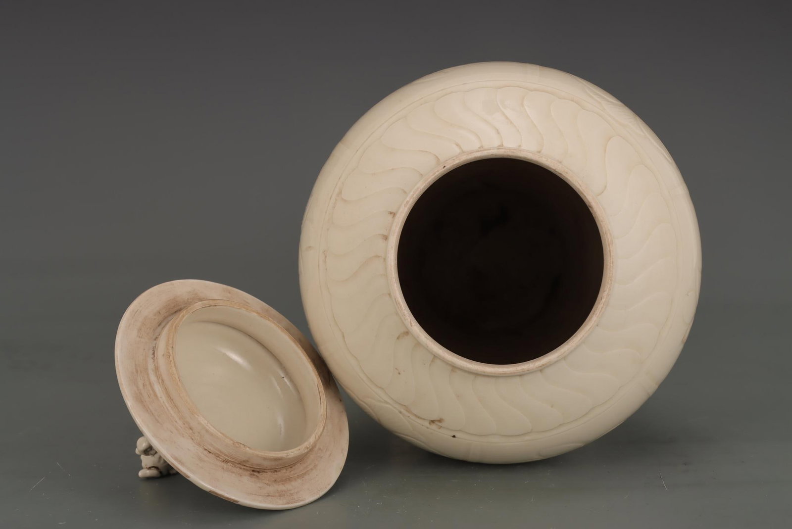 A Ding Ware White Glazed Jar - 8