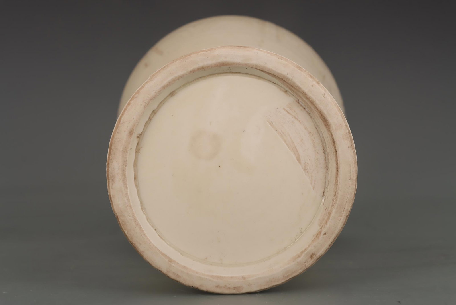 A Ding Ware White Glazed Jar - 9