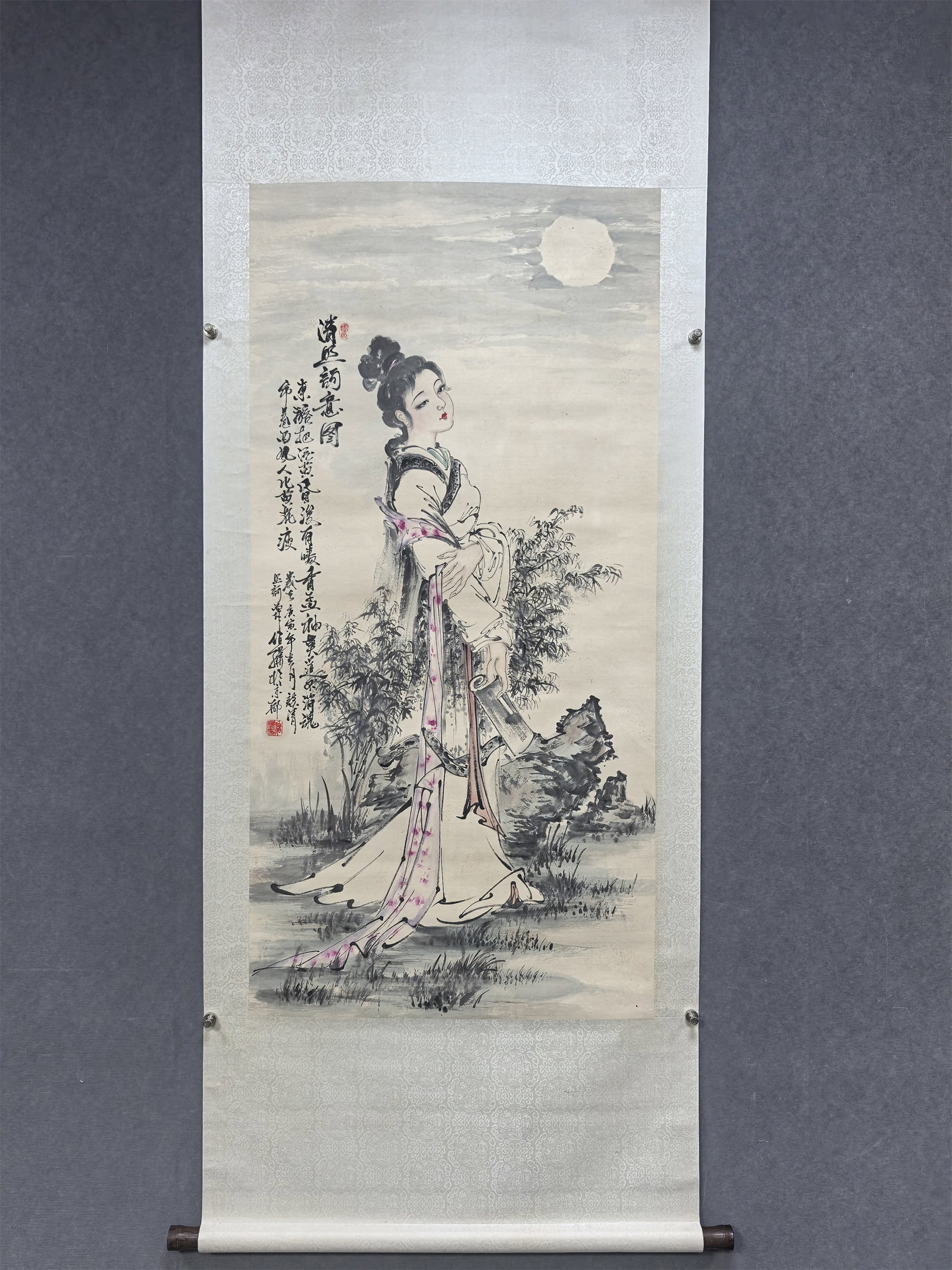 A Hanging Scroll Depicting Figures - 2