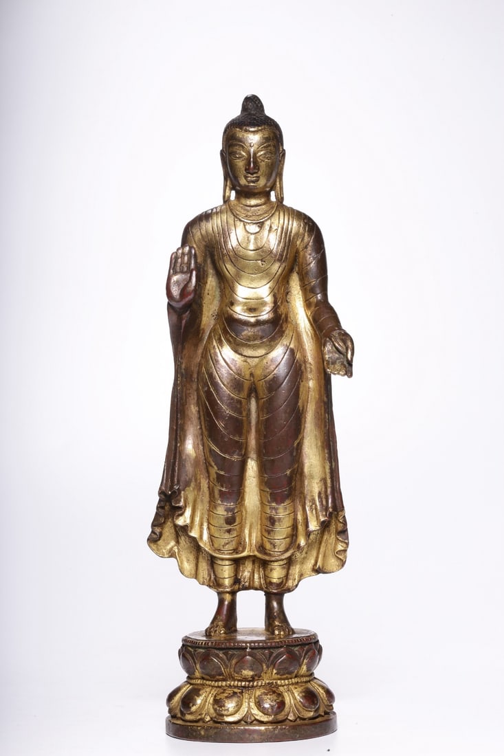 A Gilt Bronze Vairocana Buddha Statue (1 of 9)