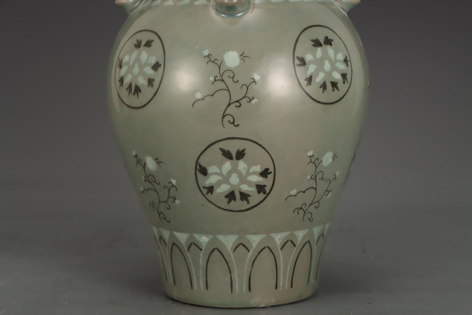 A Goryeo Celadon Jar - 4
