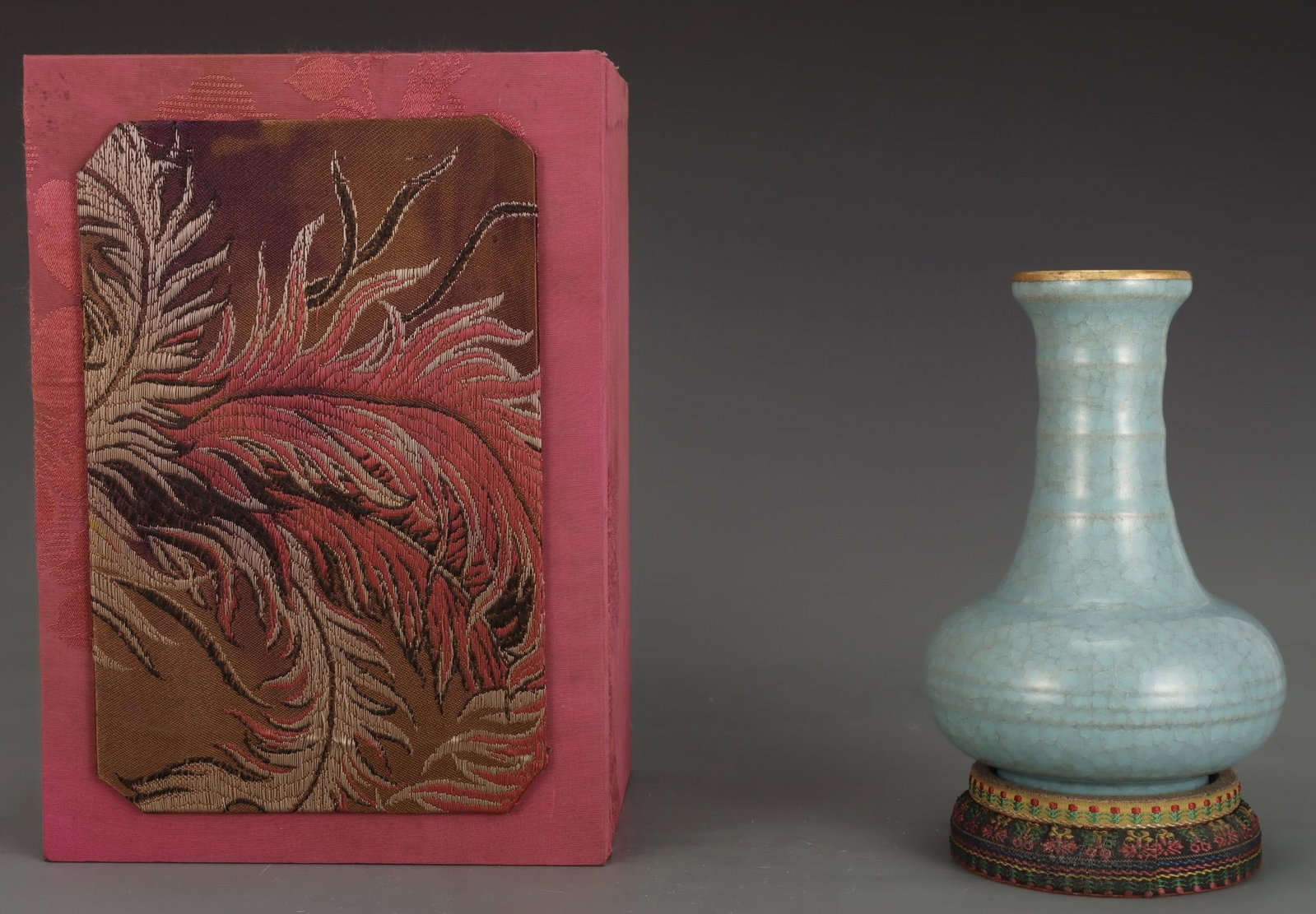 A Ru Ware Celadon Vase - 2