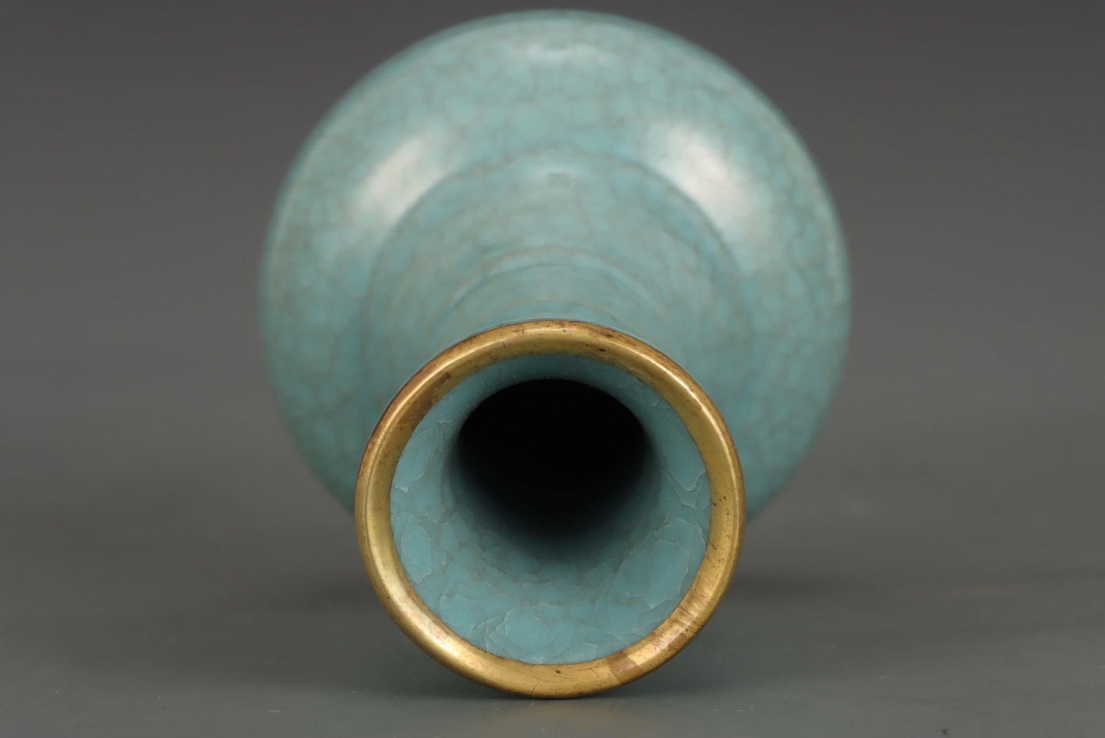 A Ru Ware Celadon Vase - 8