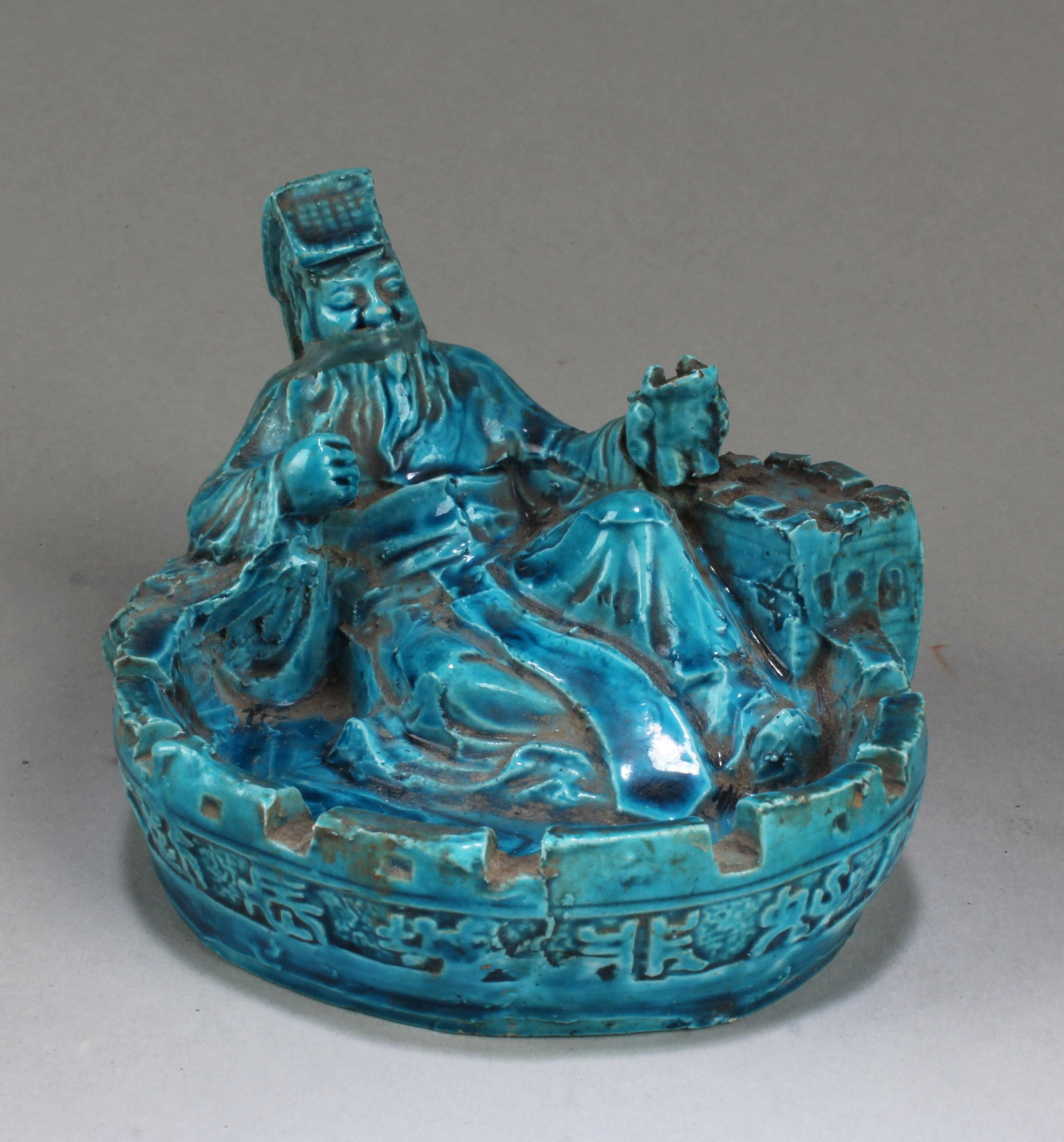 Chinese Porcelain Ornament: Chinese Porcelain Ornament. Length: 5.25"