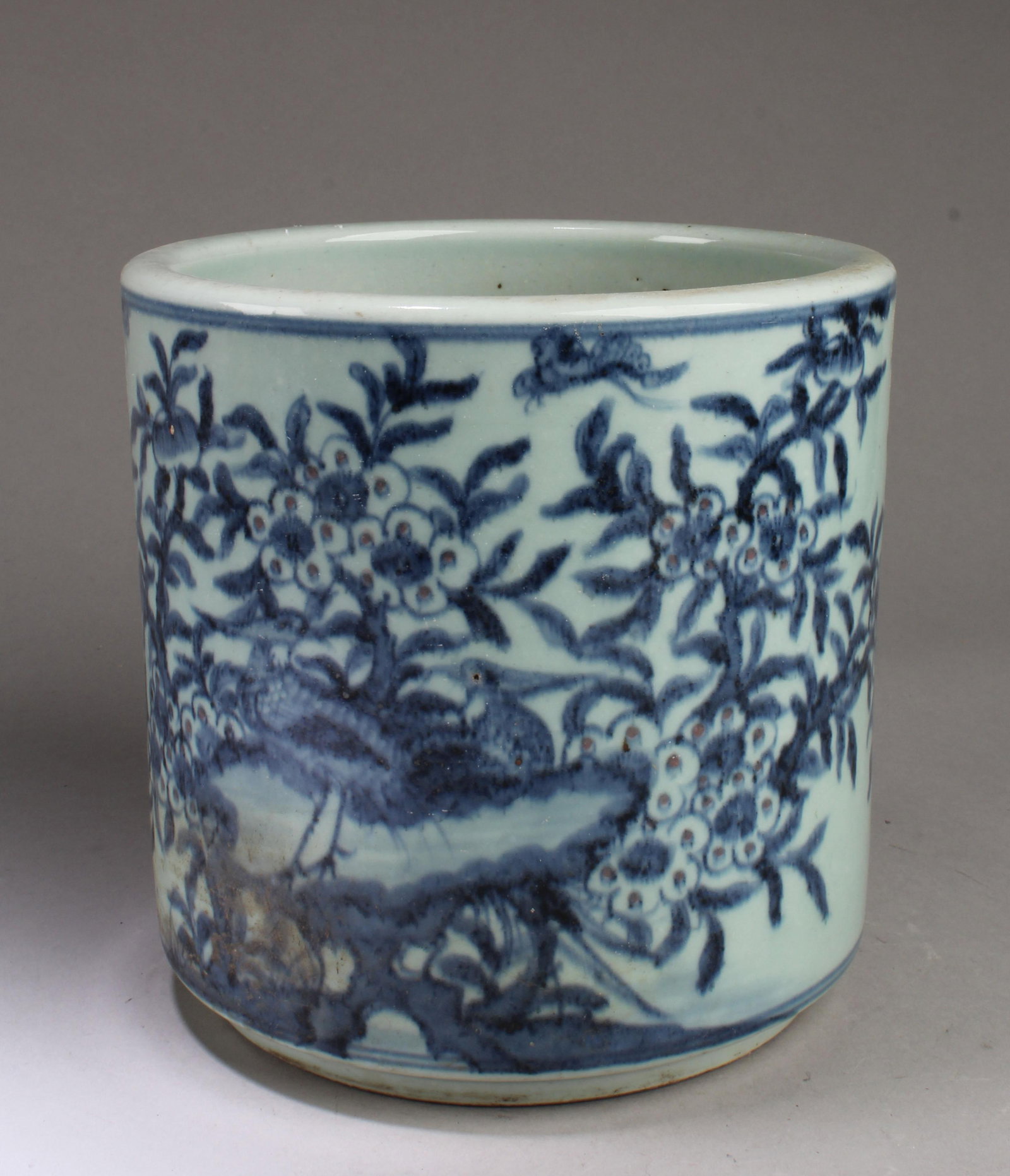 Chinese Blue & White Porcelain Brushpot: Chinese Blue & White Porcelain Brushpot. Height: 8"