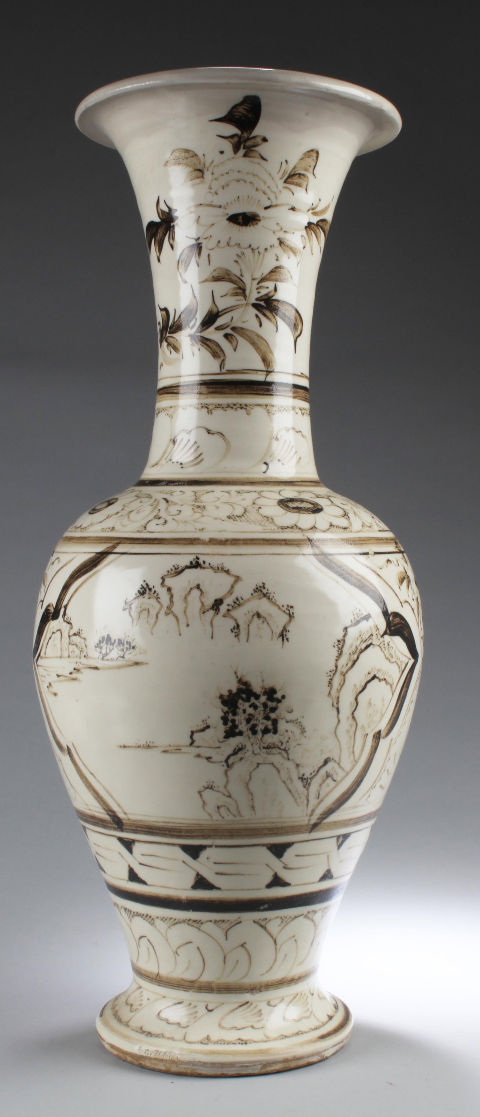 Chinese Porcelain Vase (1 of 2)
